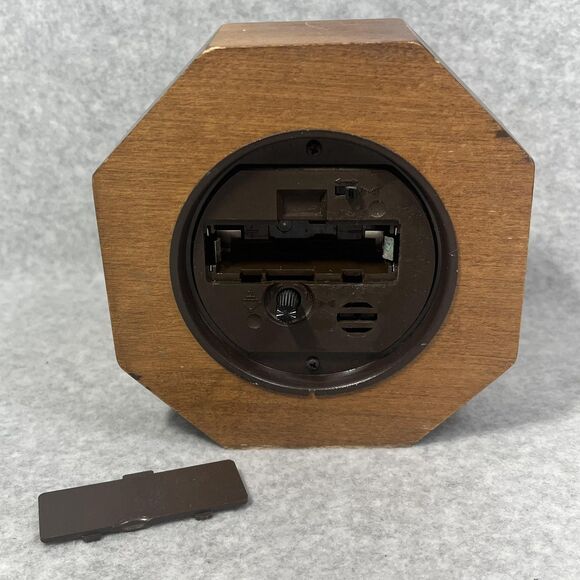 Vintage Seth Thomas Desk Clock Quartz Octagon Wood Brass Trim Tabletop Battery - Picture 9 of 10